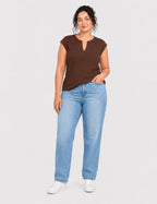 Camiseta Abertura Cuello Marrón