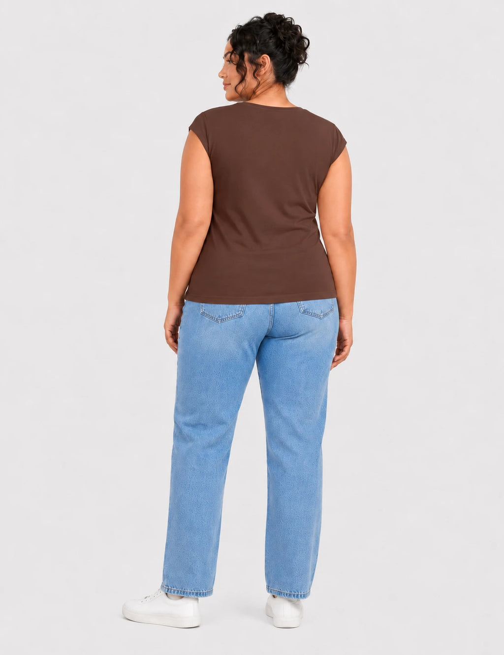 Camiseta Abertura Cuello Marrón