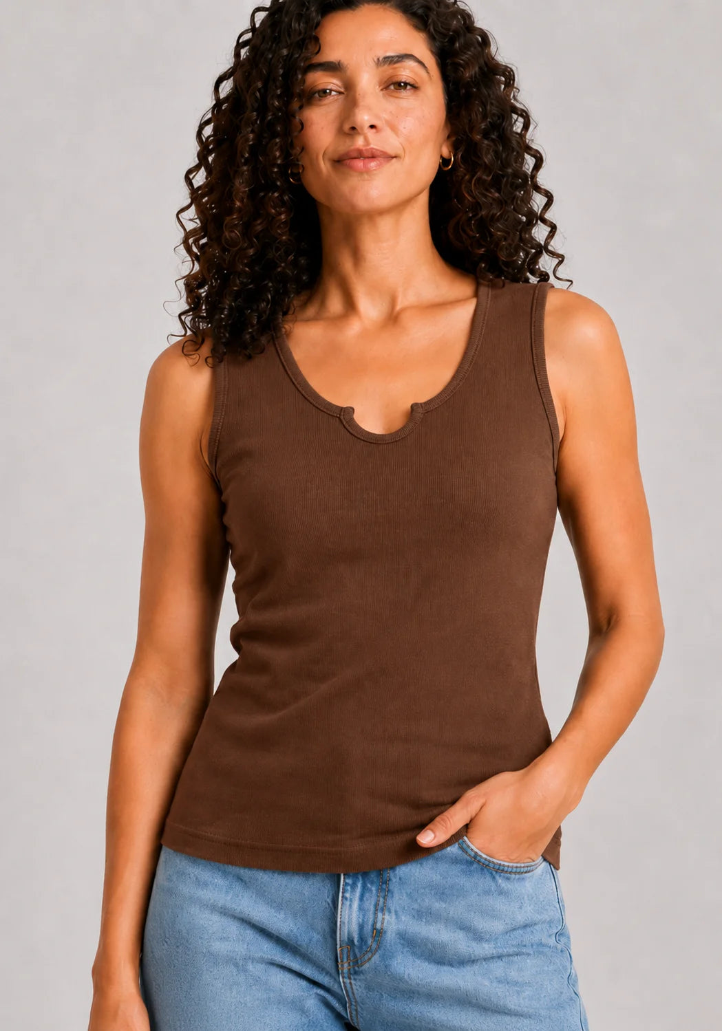 Camiseta U Marrón