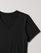 Camiseta Cuello Pico Negra