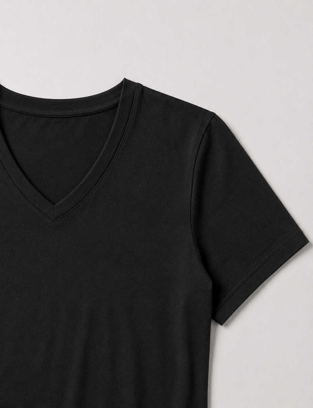 Camiseta Cuello Pico Negra