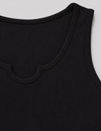 Camiseta U negra