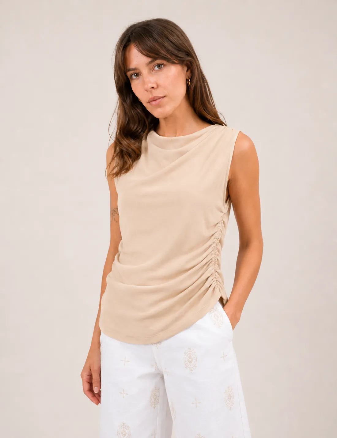 Camiseta Fruncida Beige