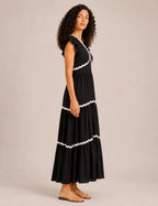 Vestido Negro Ribete