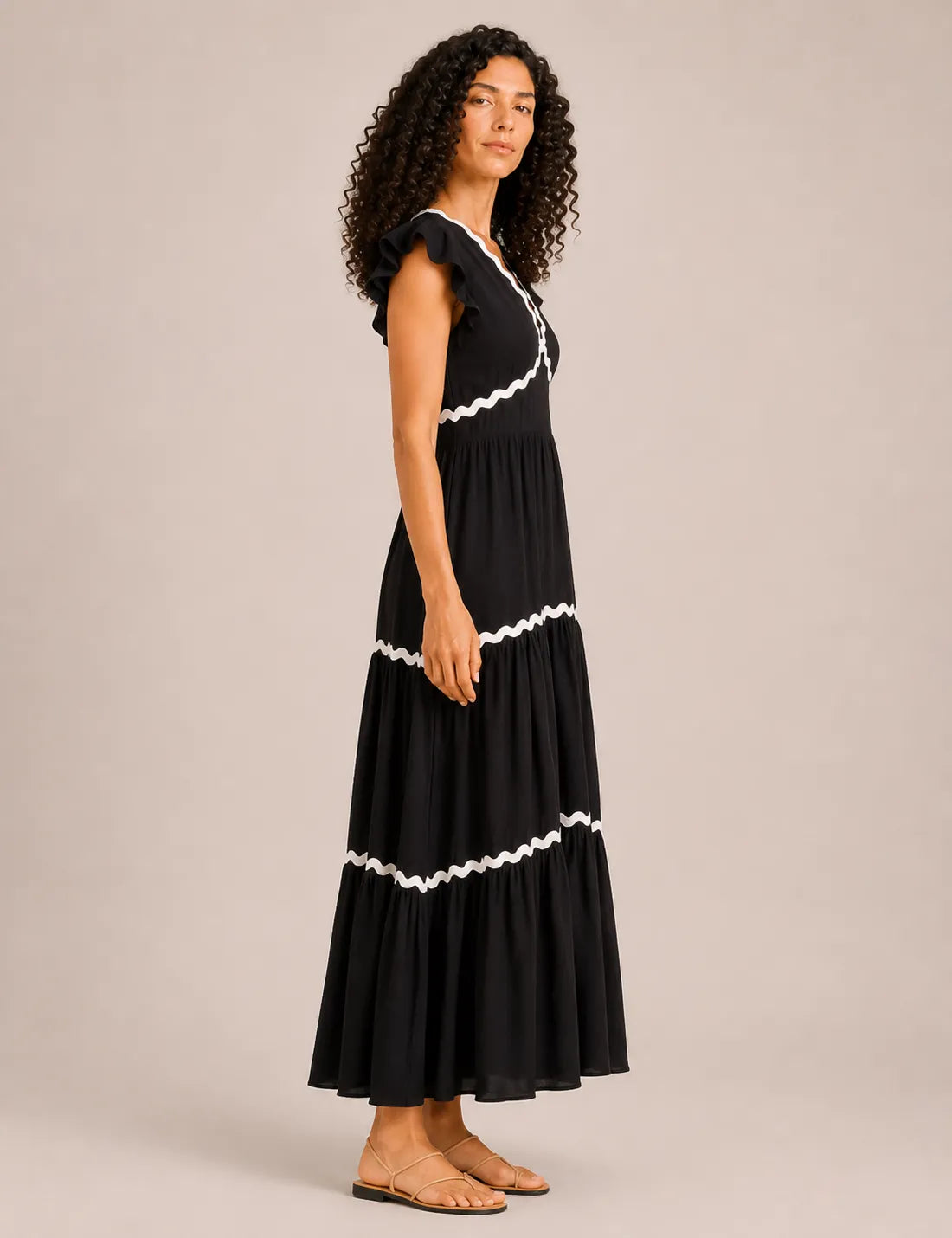 Vestido Negro Ribete