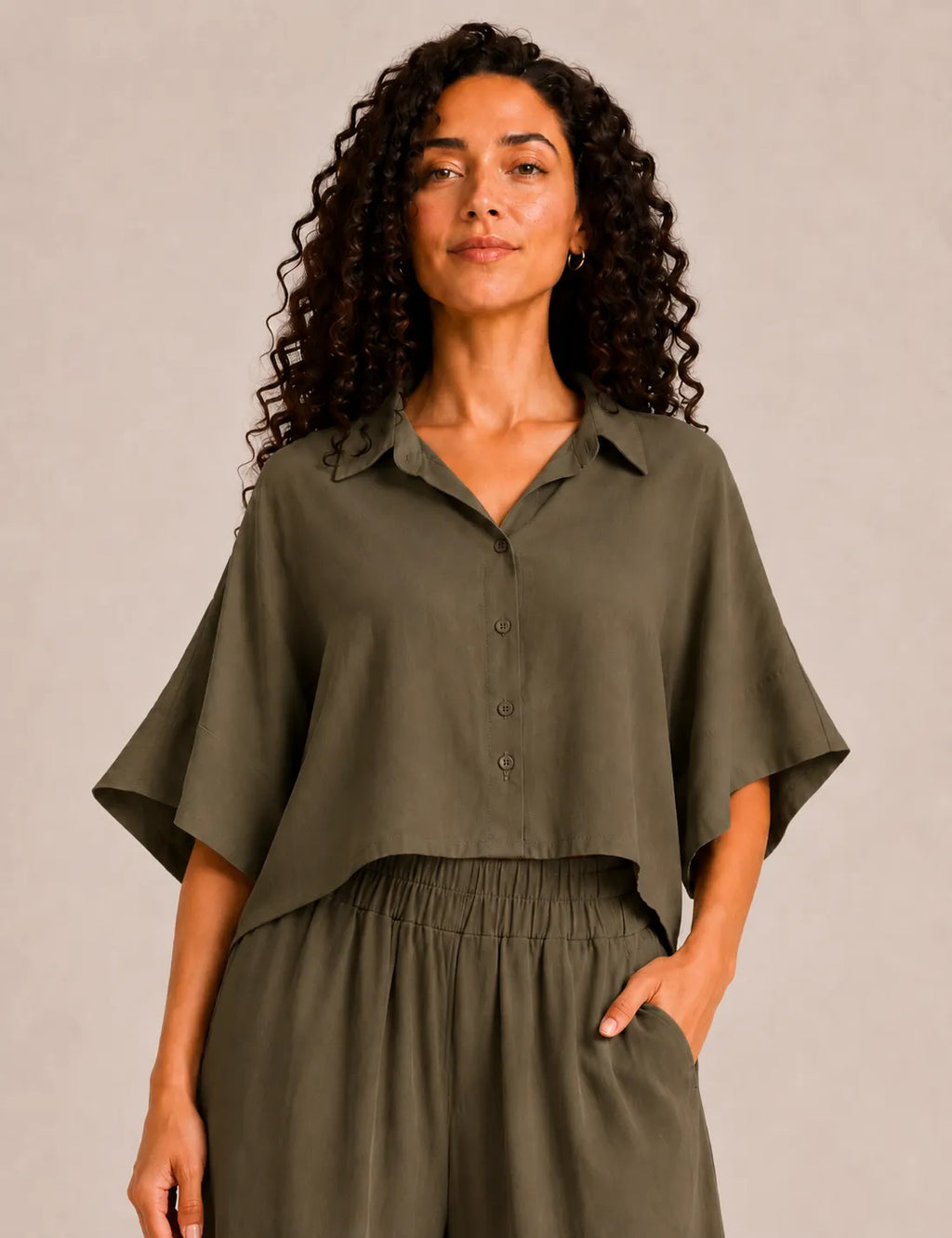 Camisa Crop Kaki
