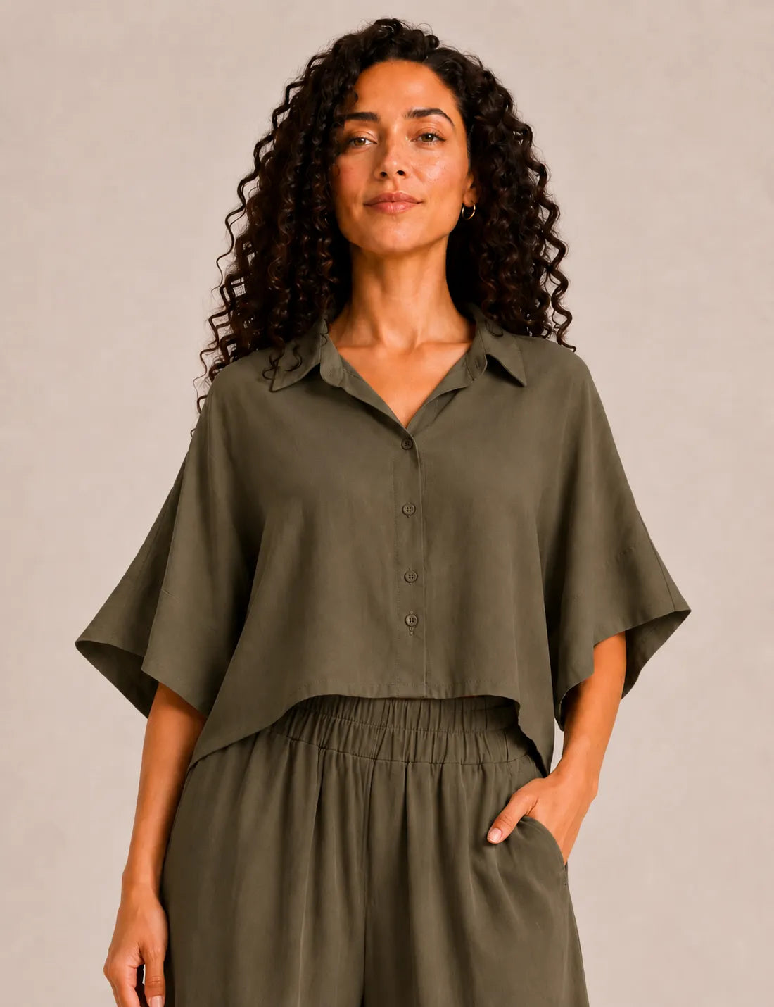 Camisa Crop Kaki