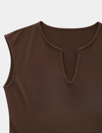 Camiseta Abertura Cuello Marrón